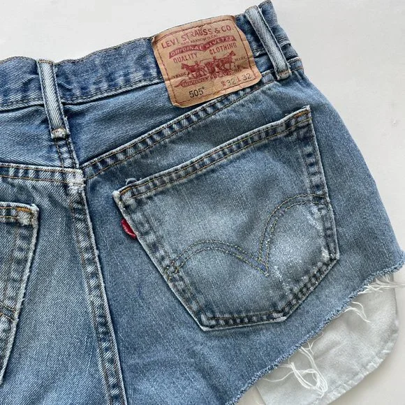 Vintage Levi's 505 mid rise denim cutoff jean shorts - Picture 8 of 11